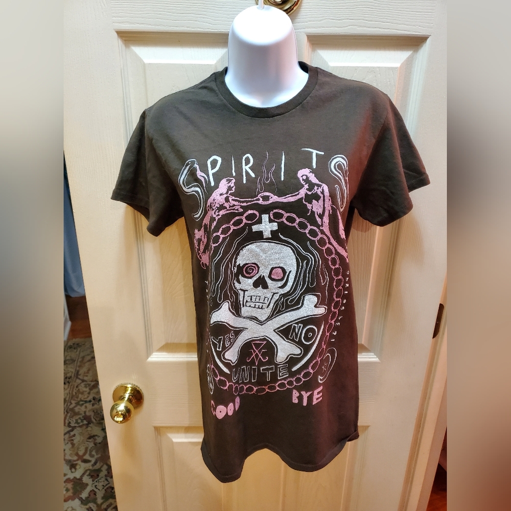 Teen Hearts "Spirtits Unite" T-Shirt Size Small